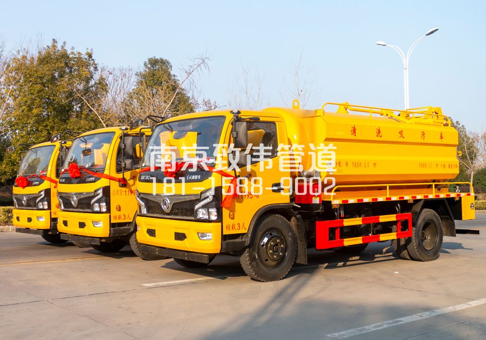 金山花苑多利卡吸污车